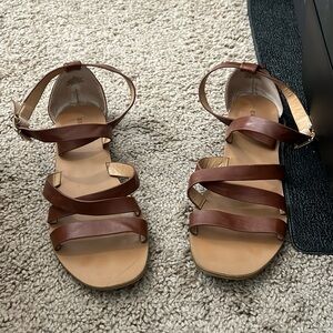 Express sandals